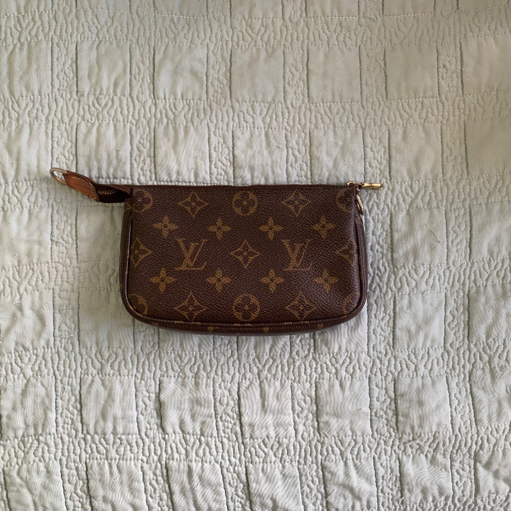 Louis Vuitton Authentic Monogram Mini Bag Pochette 7” Long No Strap Used SD0054